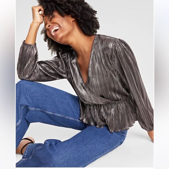 ON 34TH Women's Metallic Plissé Surplice-Neck Peplum M - Picture 6 of 8